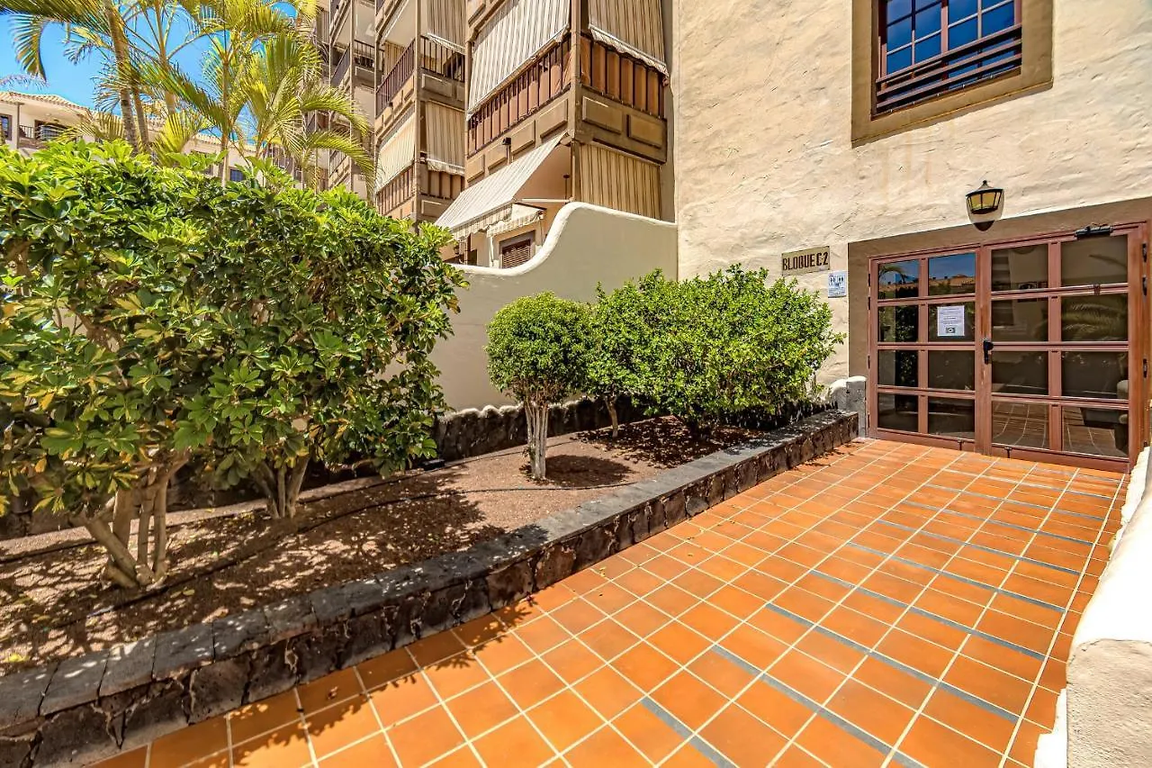 Atlantis 2 Apartment In Front Of The Ocean, Espectacular View, Pool And Wifi Costa Del Silencio