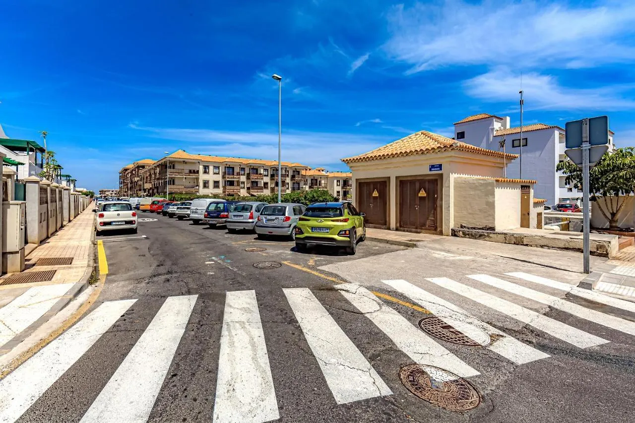 Atlantis 2 Apartment In Front Of The Ocean, Espectacular View, Pool And Wifi Costa Del Silencio