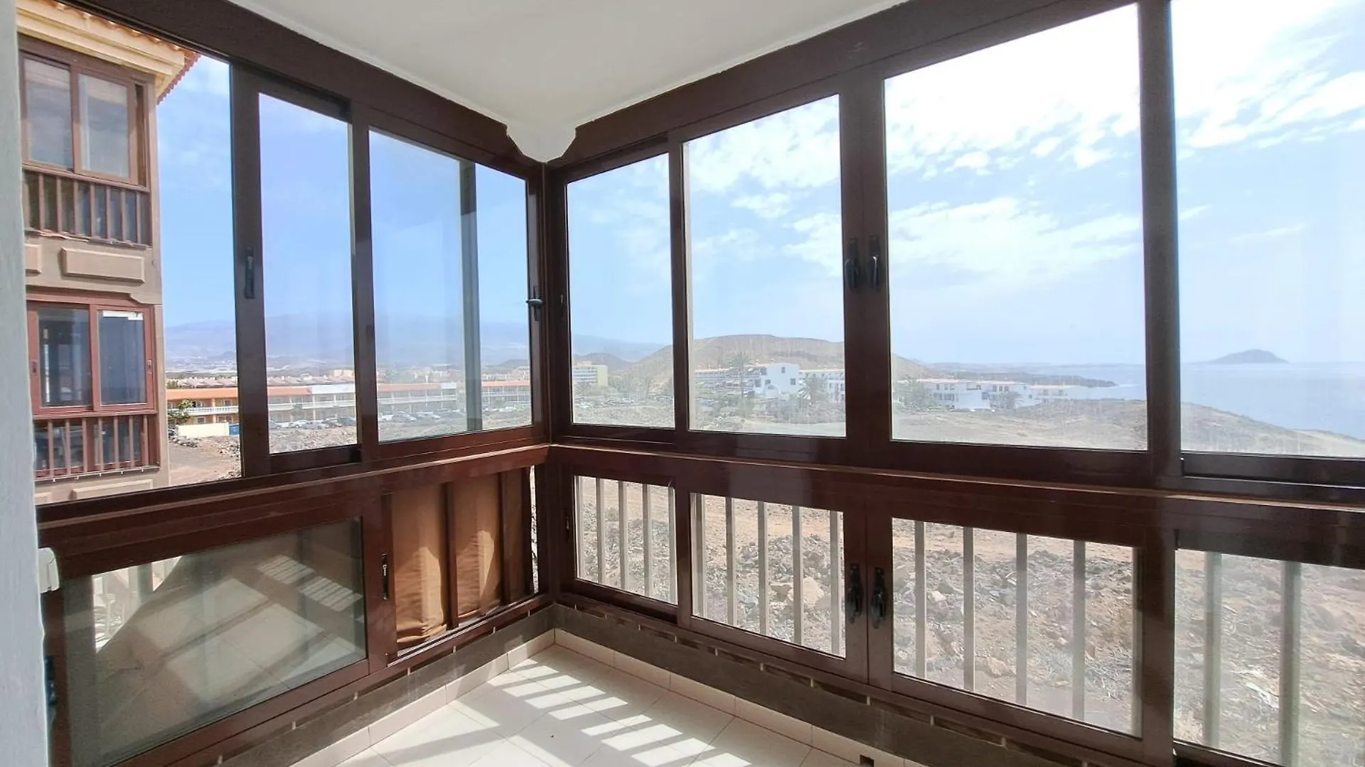 Atlantis 2 Apartment In Front Of The Ocean, Espectacular View, Pool And Wifi Costa Del Silencio Spanje